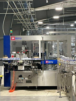 kupować W pełni zautomatyzowana maszyna do etykietowania na gorąco do żywności i napojów, sterowana przez PLC online manufacture