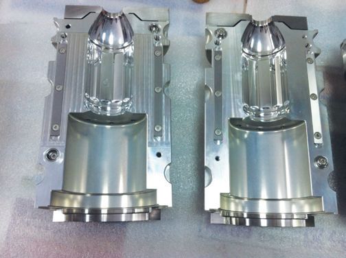 acheter Outillage de moulage par soufflage industriel certifié TÜV pour fûts chimiques, réservoirs automobiles – Acier inoxydable S136, revêtement CrN, résistance, capacité 50-100L online manufacture