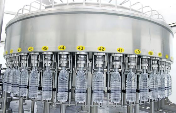 Buon prezzo Linea di produzione per l'imbottigliamento di acqua minerale, blocco combinato soffiaggio, riempimento e tappatura in linea