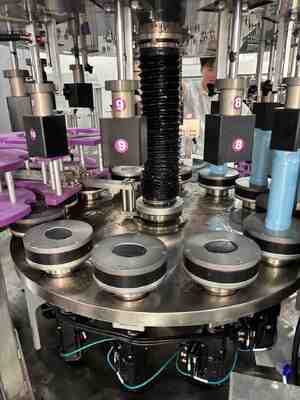 Buon prezzo Automatica 4500 ≈ 13500 BPH Rotativa adesiva a fusione a caldo per l'etichettatura OPP BOPP in linea